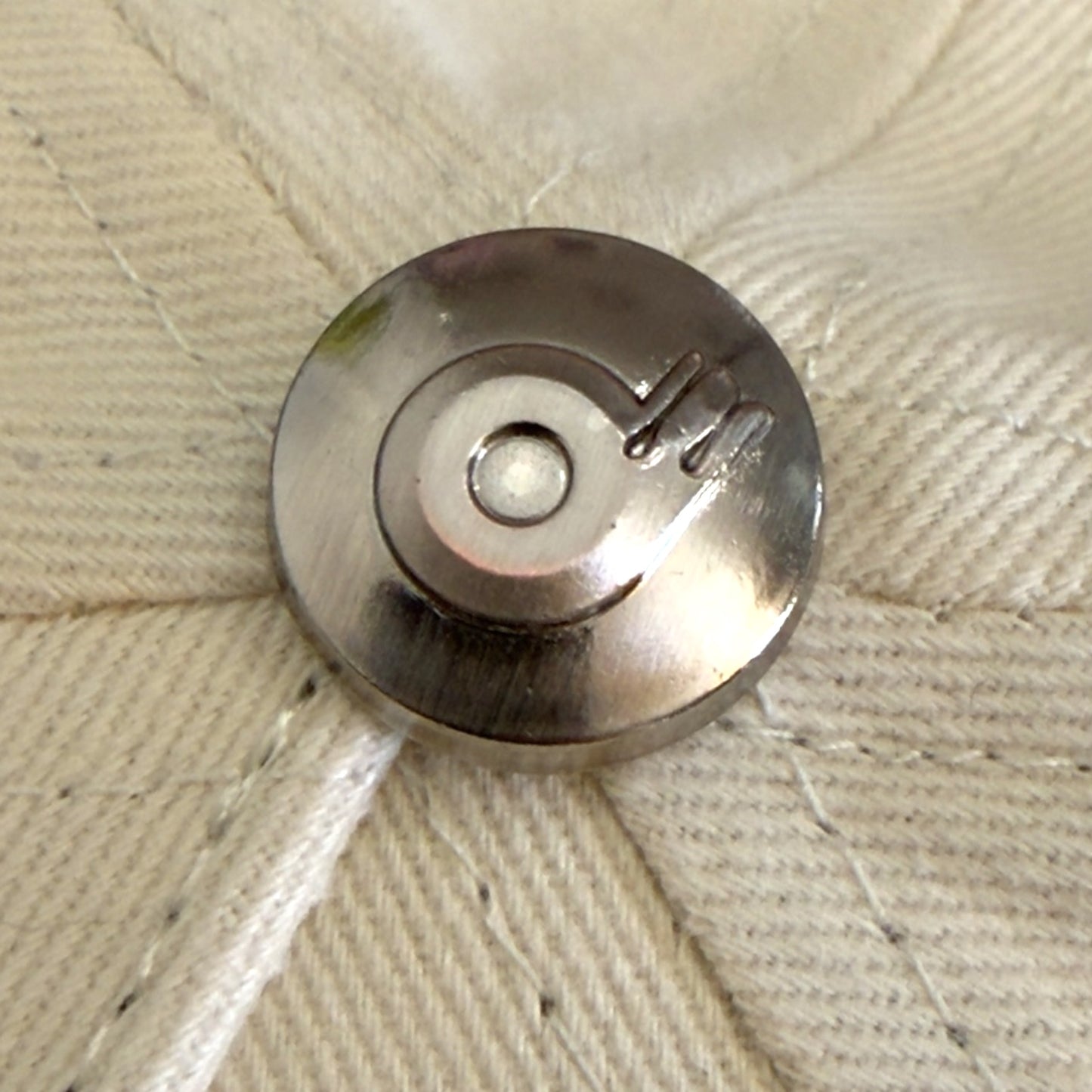 Drip X Resq Cream & Red Cap